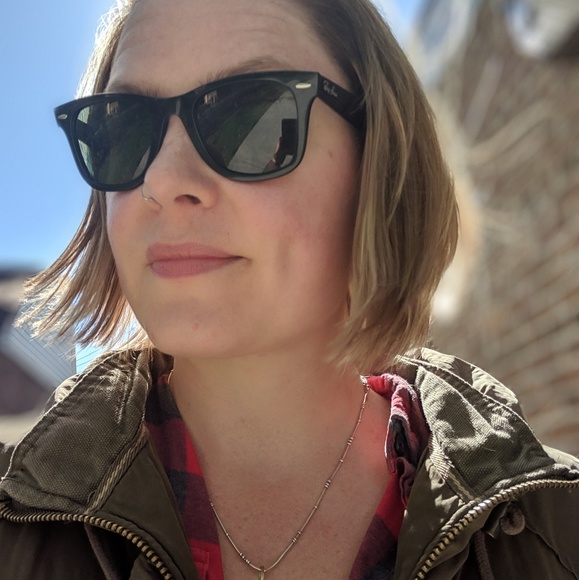 Meet your Posher, Roxanne - Picture 1 of 1